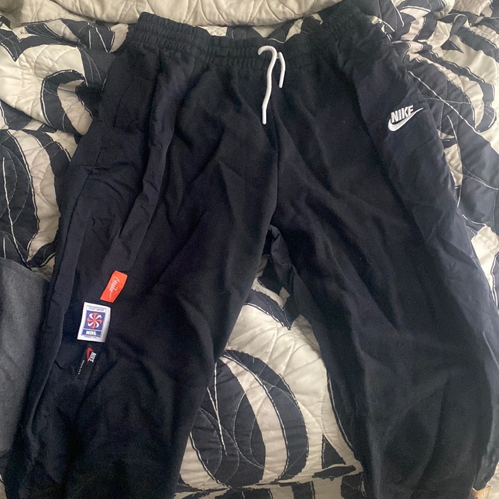Windbreaker Nike pants
